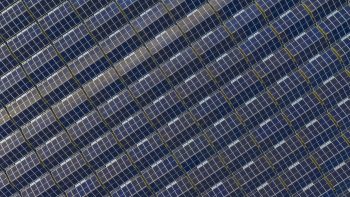 Bovenaanzicht drijvend zonnepark Kloosterhaar