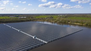 Drijvend zonnepark op zandwinplas
