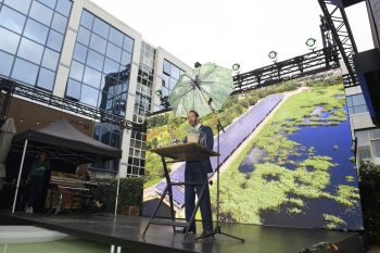 Roland Pechtold geeft presentatie