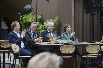 Applaus tijdens opening nieuw GroenLeven kantoor