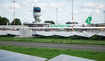 Vliegtuig bij Groningen Airport Eelde