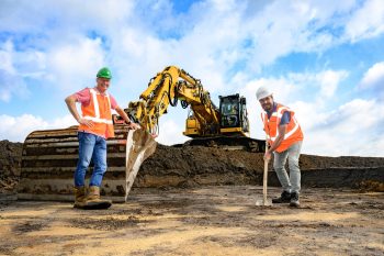 Start bouw batterij bij drijvend zonnepark Sellingen